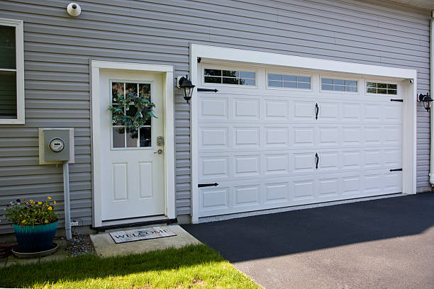 24/7 Emergency Garage Door Panel Replacement experts in Maltby, WA